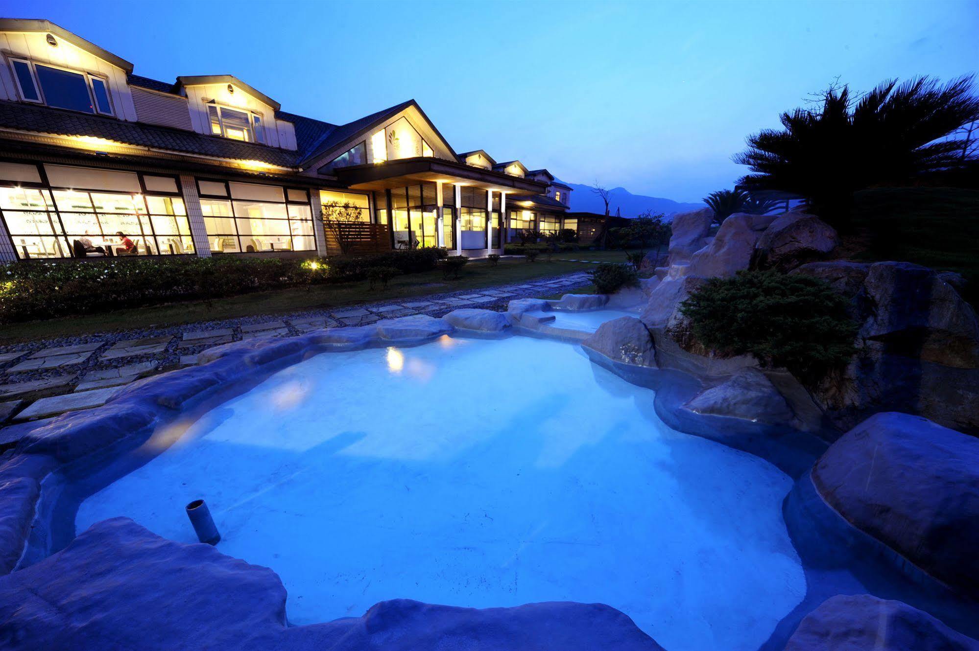 Chat Hot Spring Resort Keelung Eksteriør billede