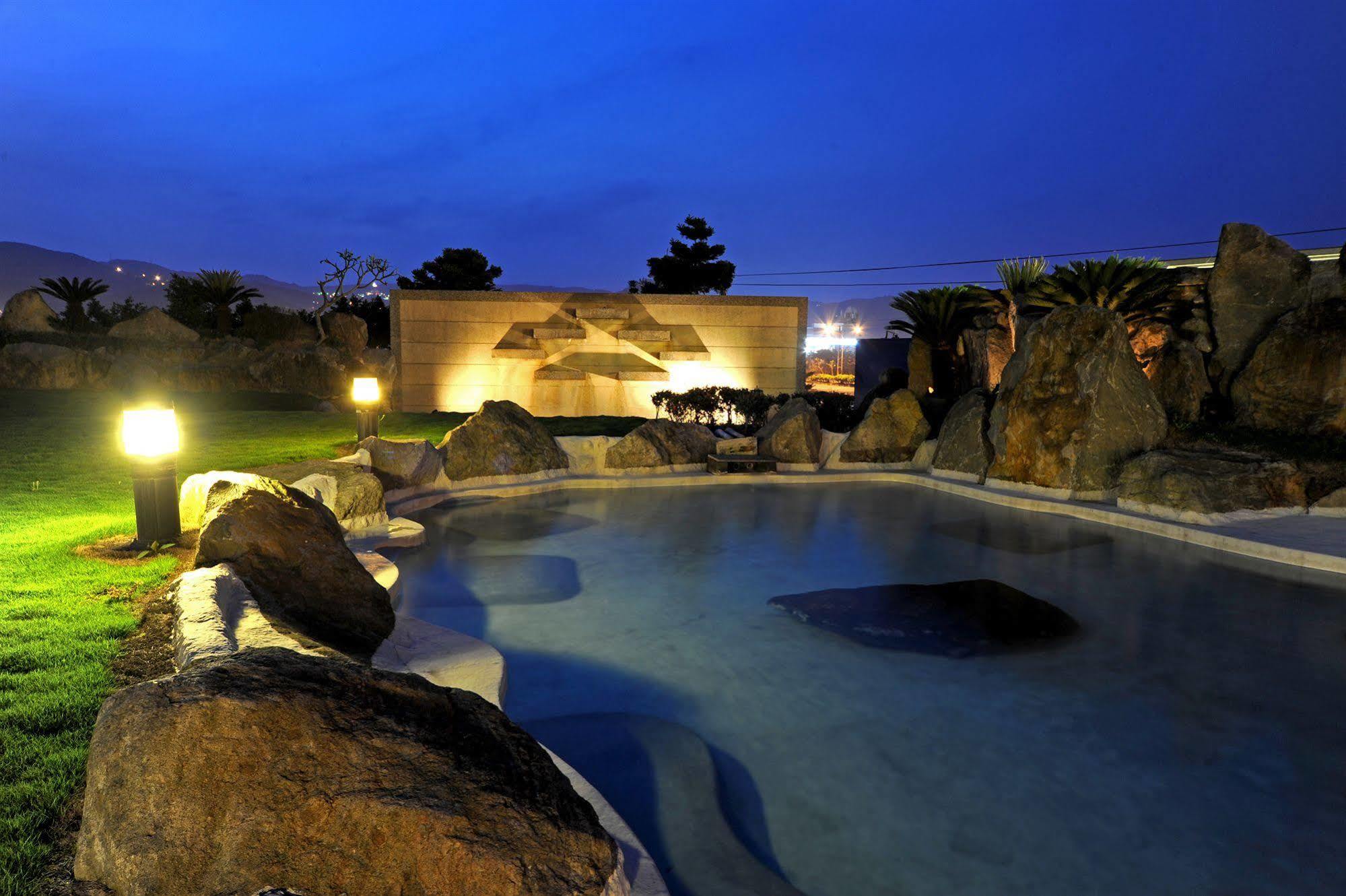 Chat Hot Spring Resort Keelung Eksteriør billede